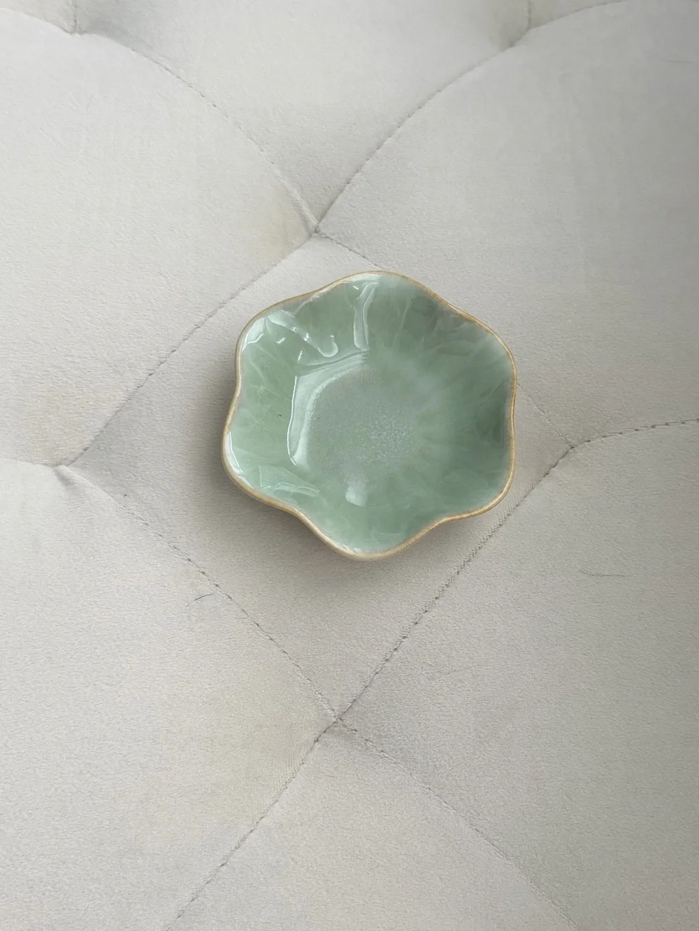 Source Unknown Green Floral Ceramic Jewelry Dish with Gold Trim